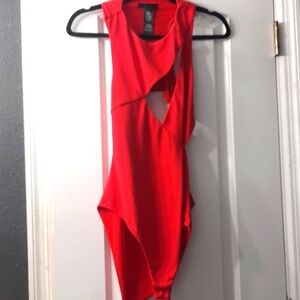 H:ours red body Body, size M